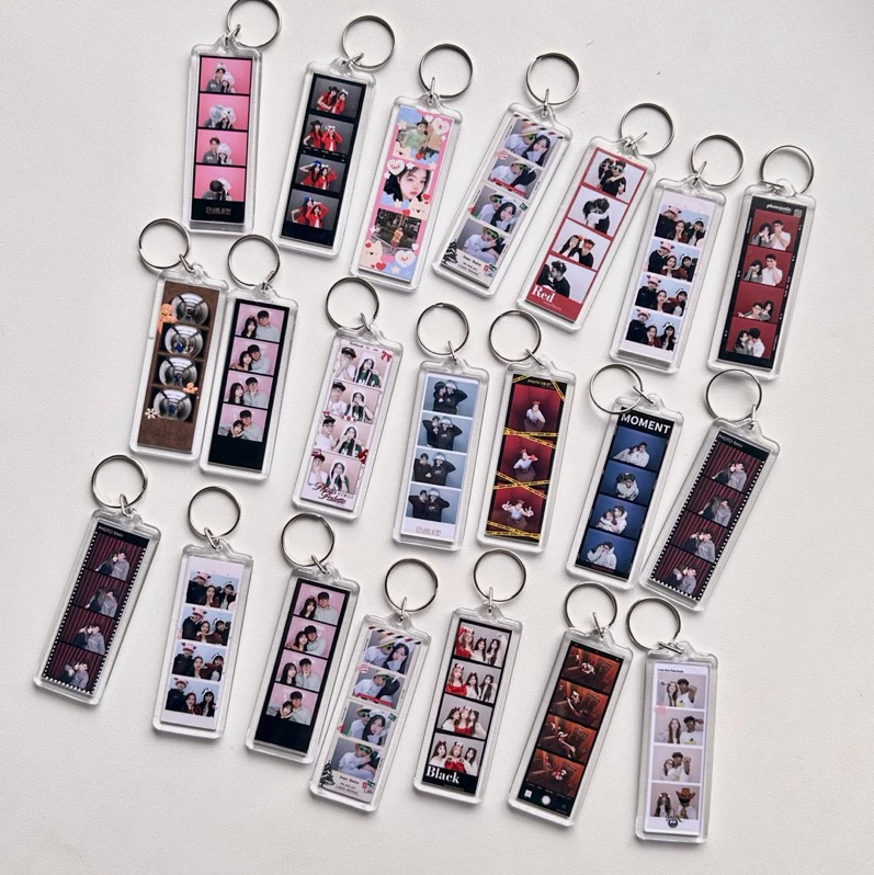 MÓC KHOÁ IN HÌNH PHOTOBOOTH THEO YÊU CẦU